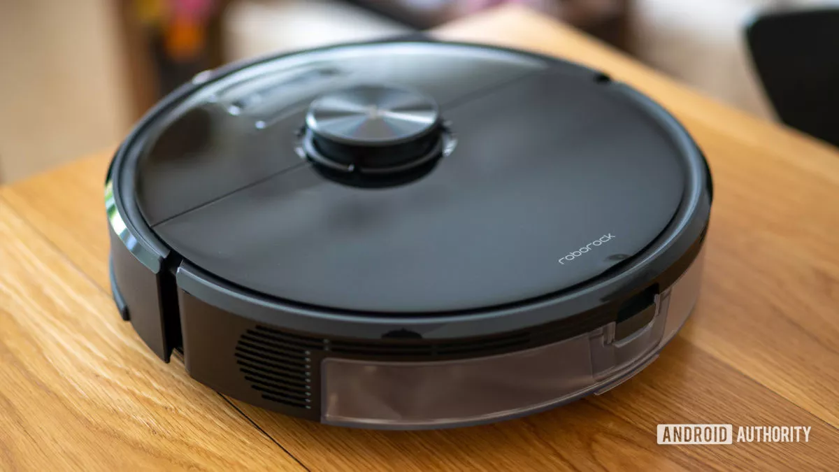 Roborock S6 MaxV robot vacuum cleaner rear view top