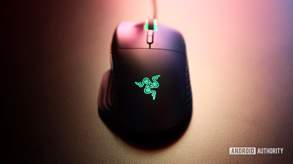 Razer Basilisk FPS mouse top view product photo