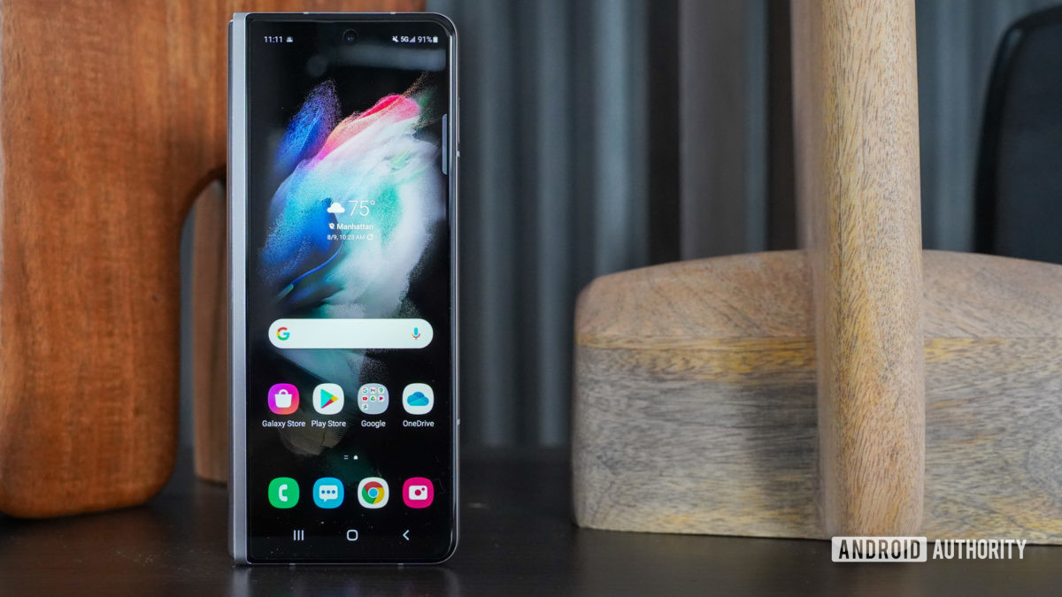 Samsung Galaxy Fold 3 front display on