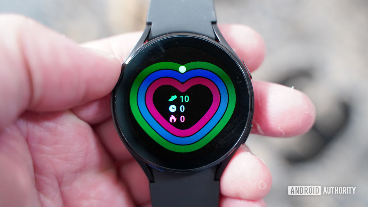 Samsung Galaxy Watch 4 fitness UI