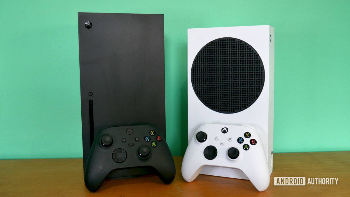 Xbox Series X vs Series S front views with controllers.