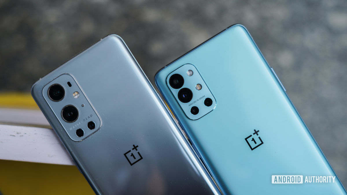 OnePlus 9R next to oneplus 9 pro