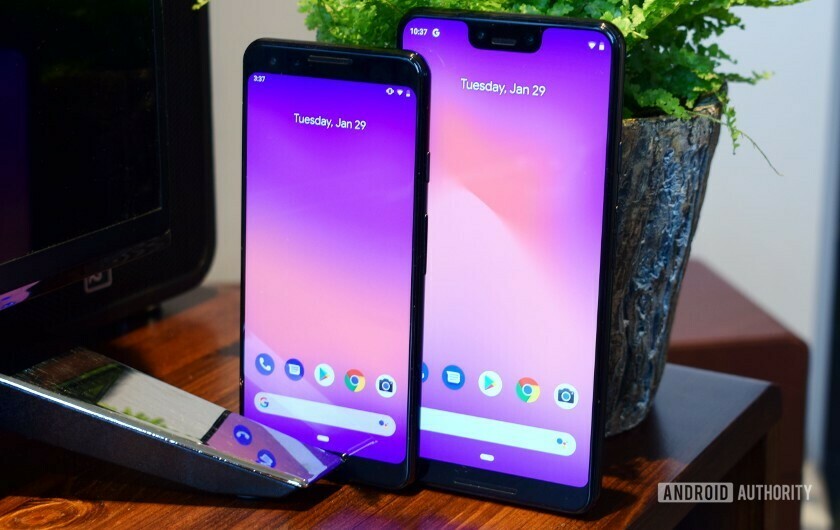 Google Pixel 3 and 3 XL display front