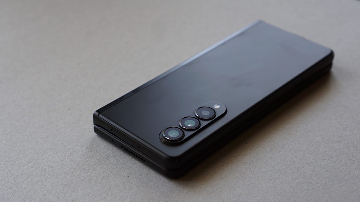 Galaxy Z Fold 3 camera housing