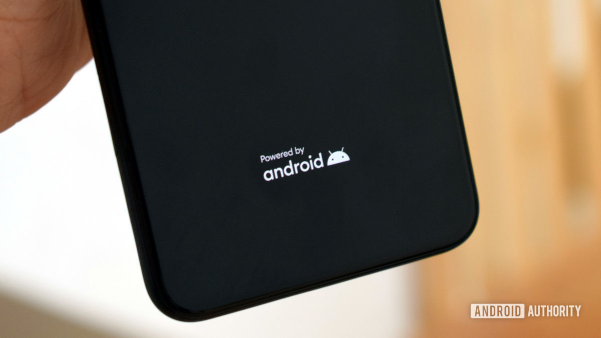 Powered by Android logo far