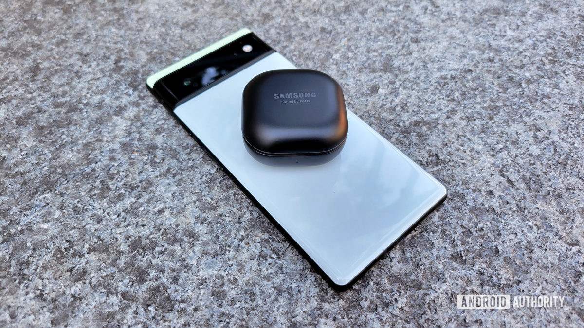 Google Pixel 6 reverse wireless charging