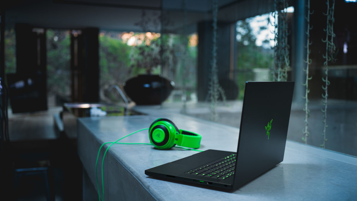 Razer Blade 15 Advanced 2020 Lifestyle 3