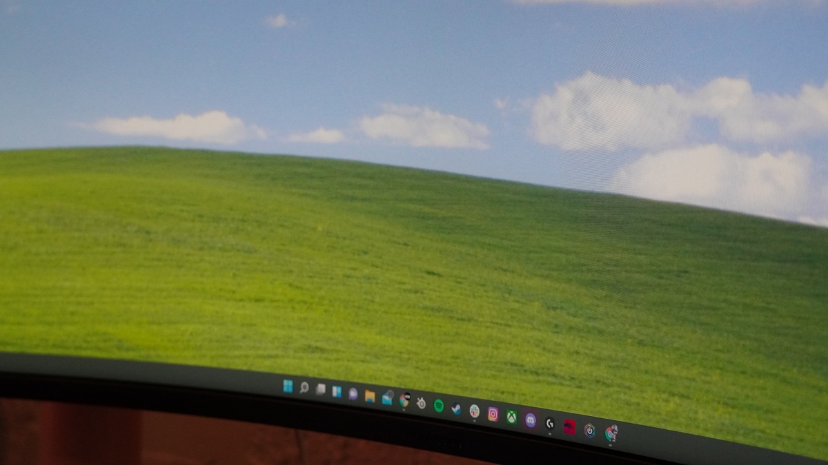 Windows 11 home screen shot