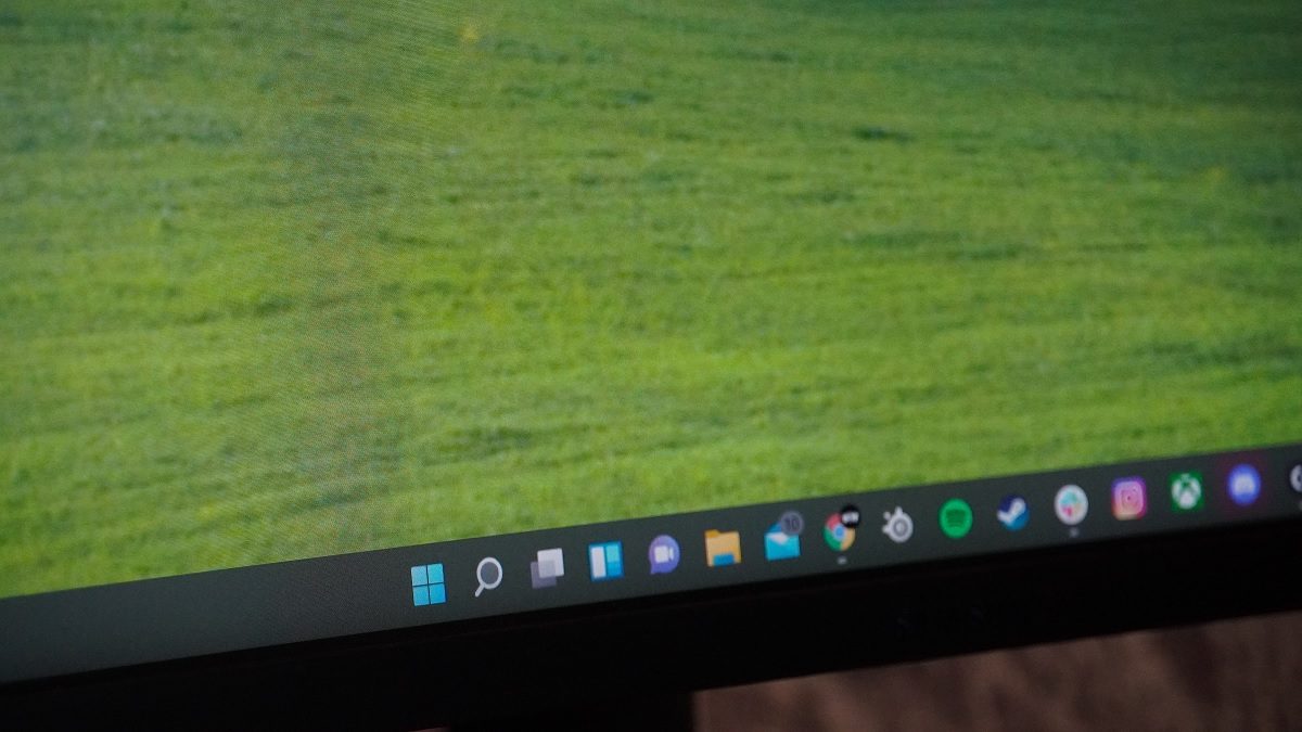 Windows 11 taskbar AA