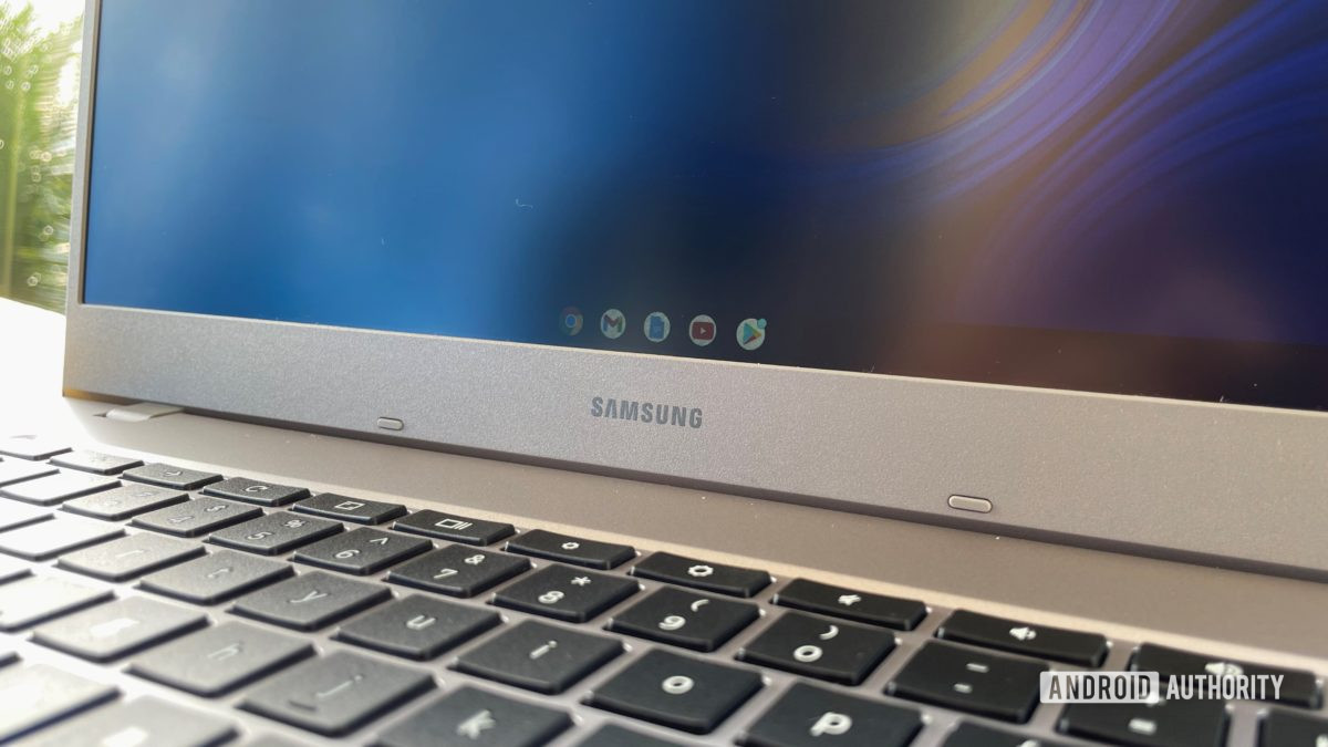 Samsung Chromebook 4 logo close up