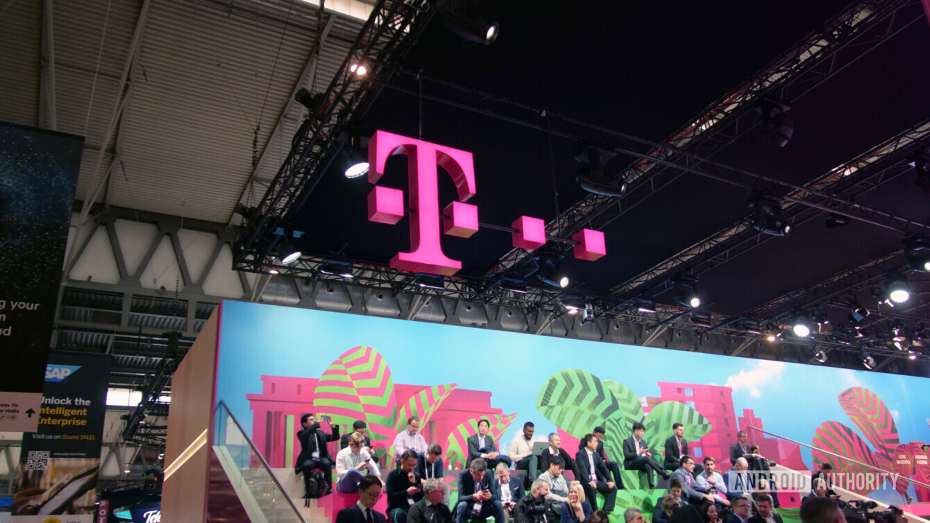 t-mobile pink t logo at mwc 2019