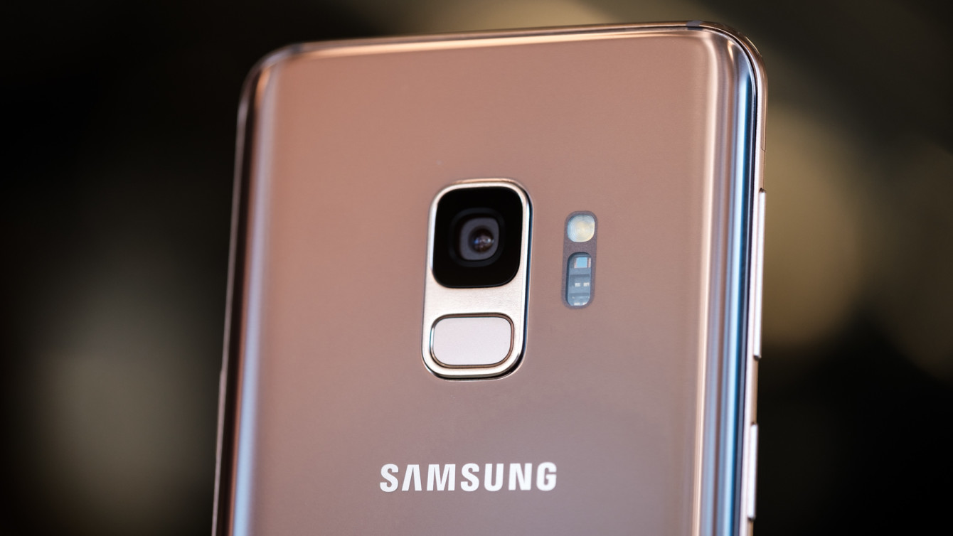 Samsung Galaxy S9 Sunrise Gold (3 of 9) Samsung Galaxy S9 Sunrise Gold (3 of 9)