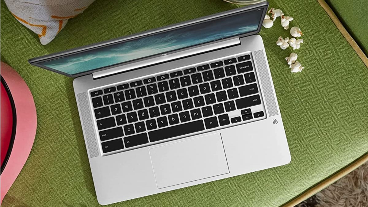 HP Chromebook 14a 2022 Promo Image 2