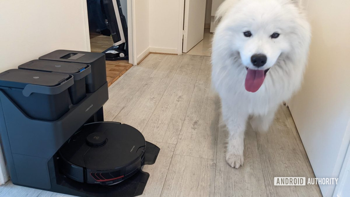 Roborock S7 MaxV Ultra with smiling samoyed dog