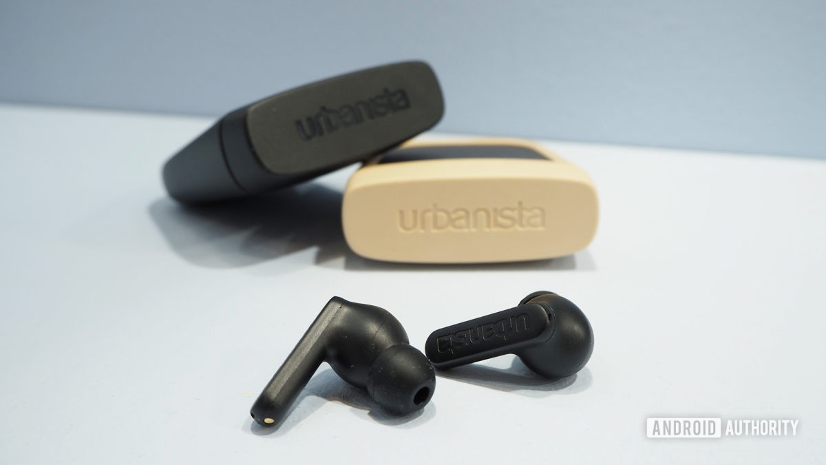 Urbanista Phoenix earbuds and case