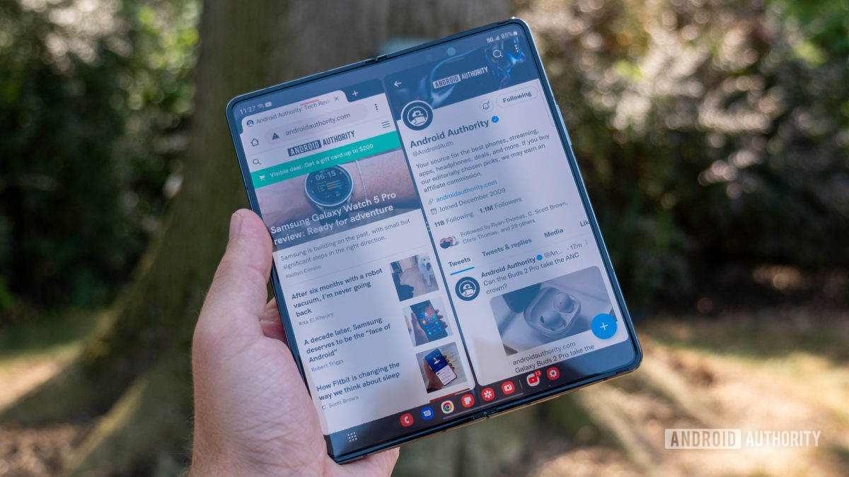 samsung galaxy z fold 4 multitasking in hand samsung galaxy z fold 4 multitasking in hand