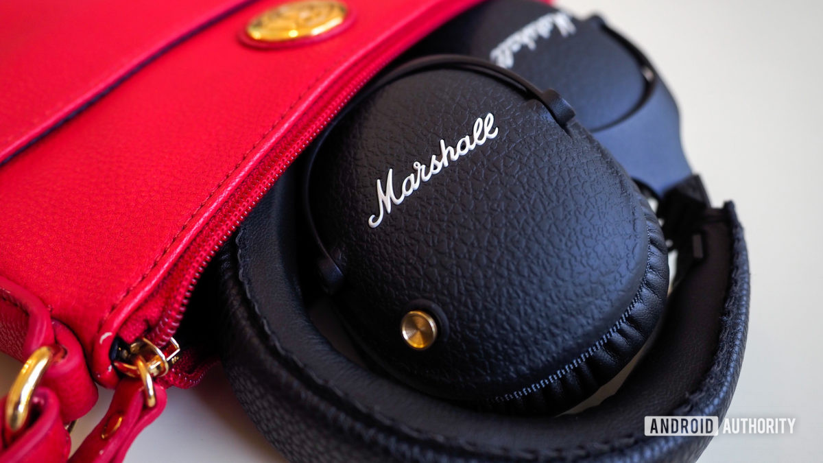 Marshall monitor ii anc in crossbag 1