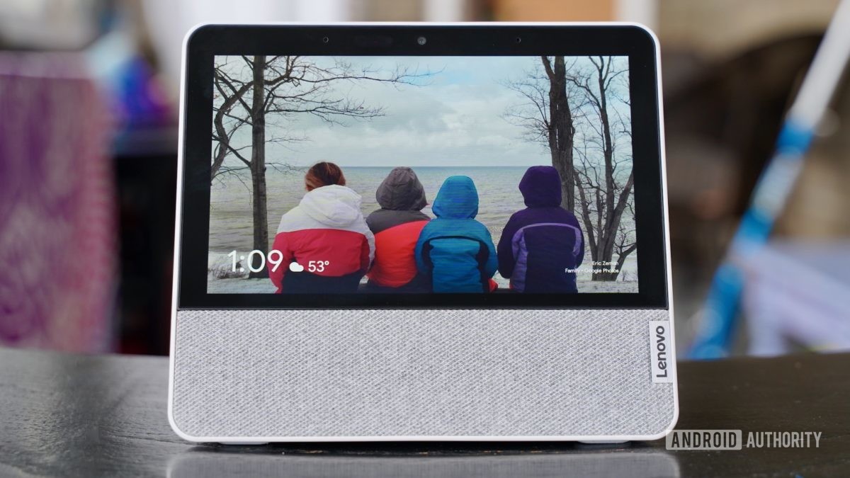 Lenovo Smart Display 7 review photo frame