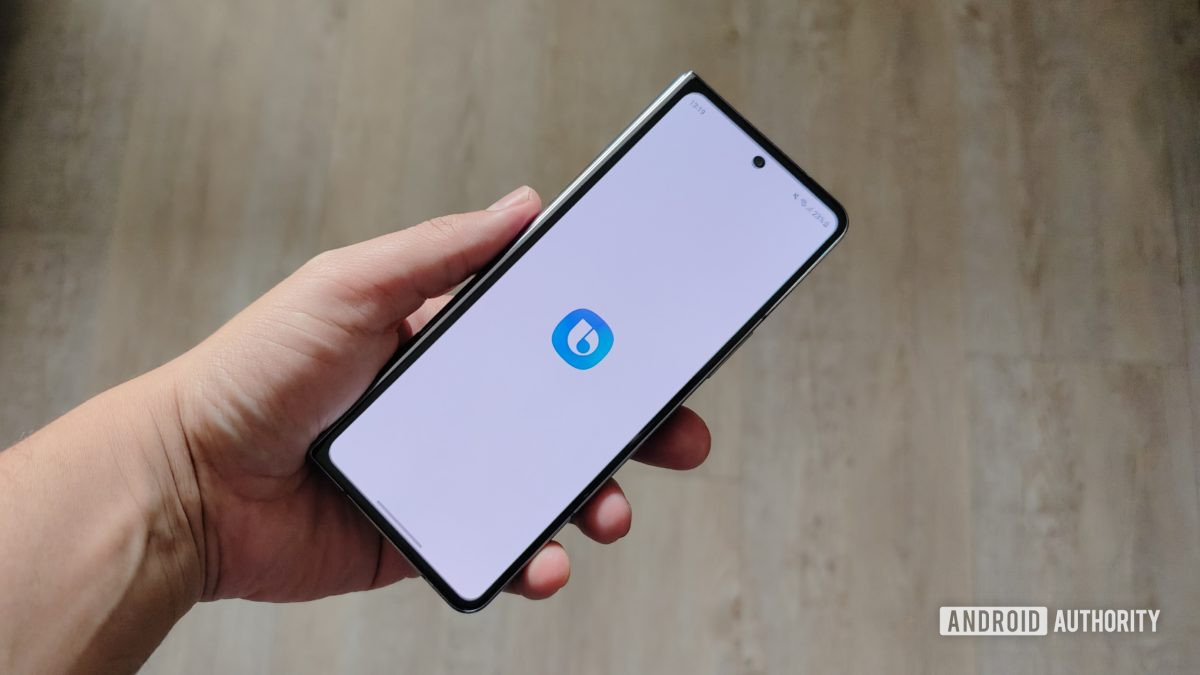 Bixby on a Galaxy Z Fold 4