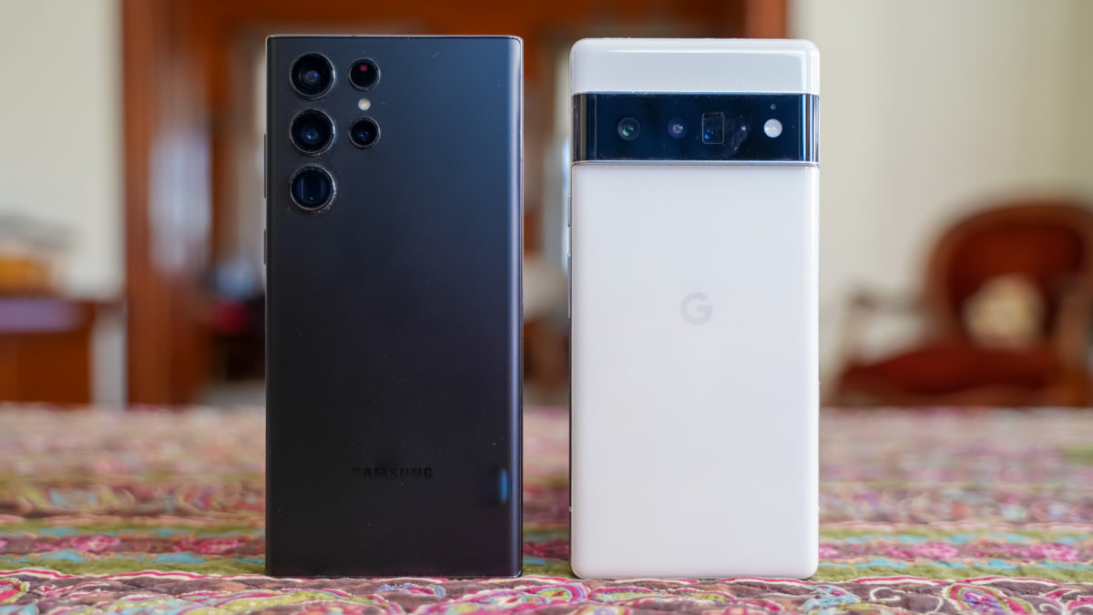 Samsung Galaxy S22 Ultra vs Google Pixel 6 Pro rear on table