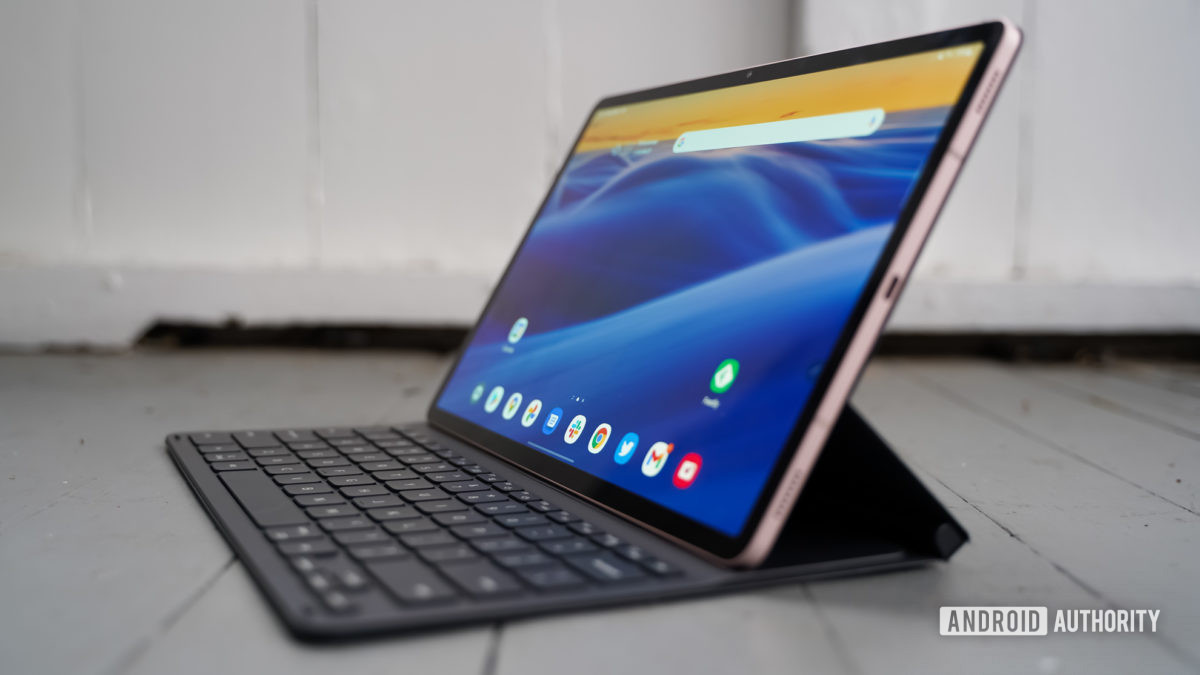 Samsung Galaxy Tab S8 Plus right profile with keyboard