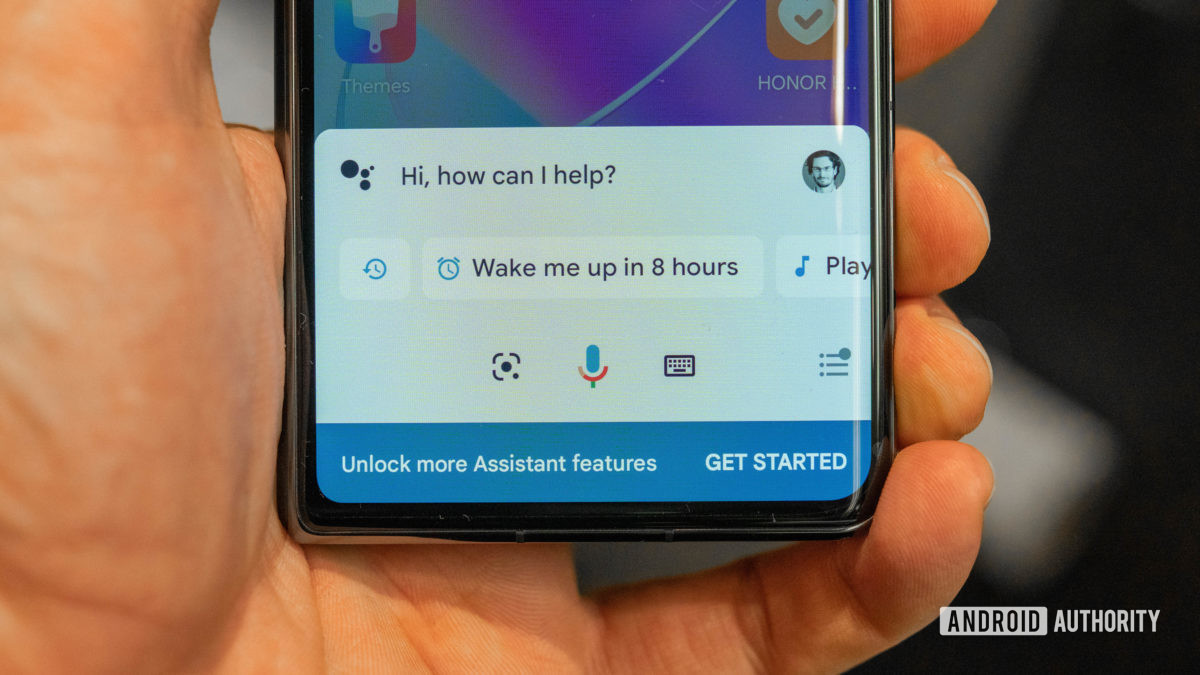 HONOR Magic Vs Google Assistant prompt in hand