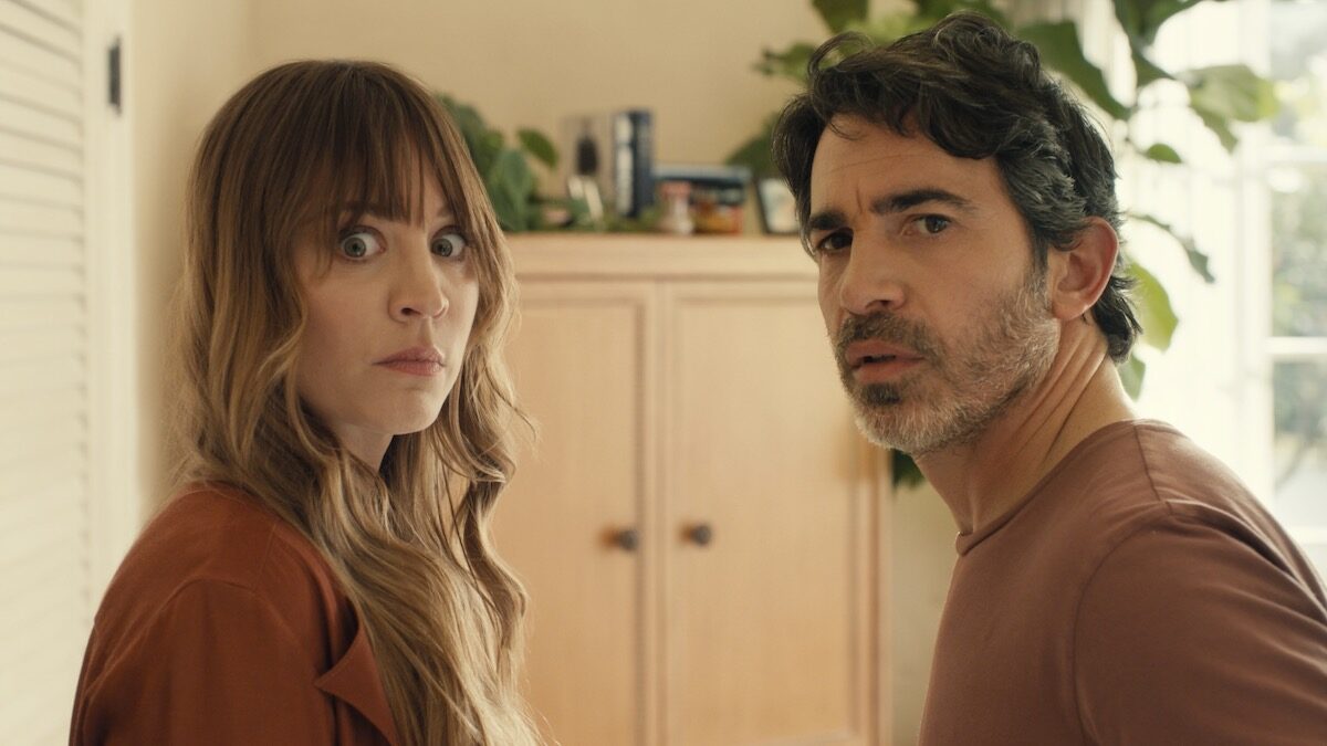 Kaley Cuoco and Chris Messina in Based on a True Story main