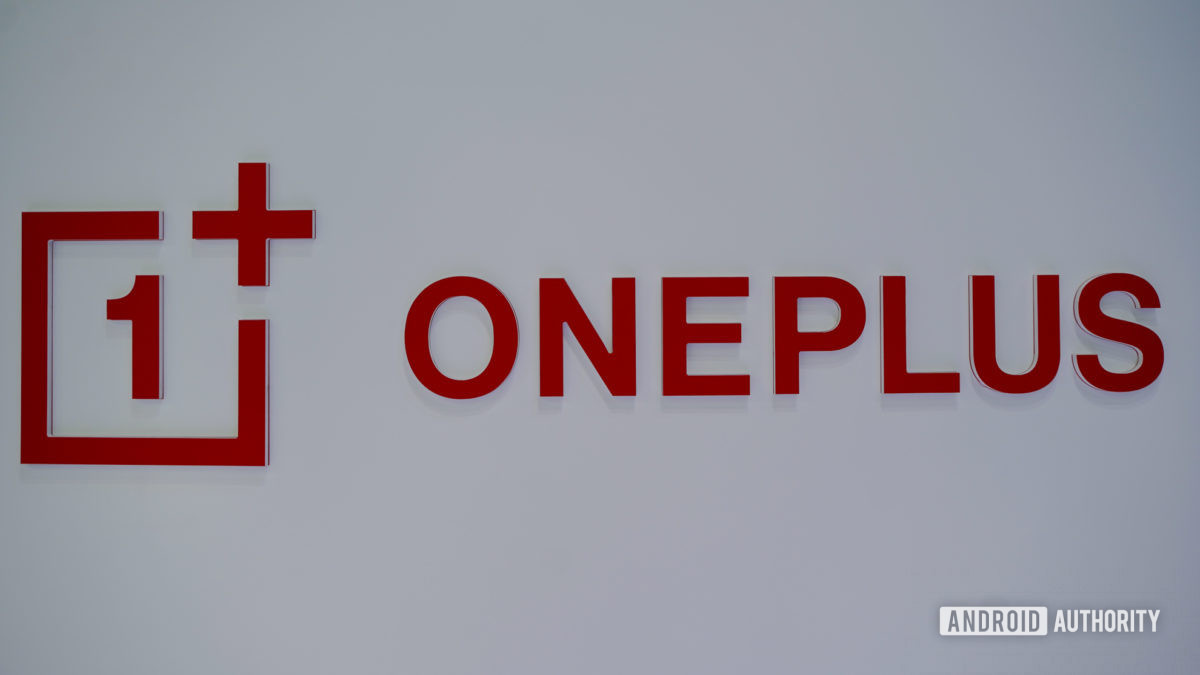 OnePlus logo straight on white MWC 2022