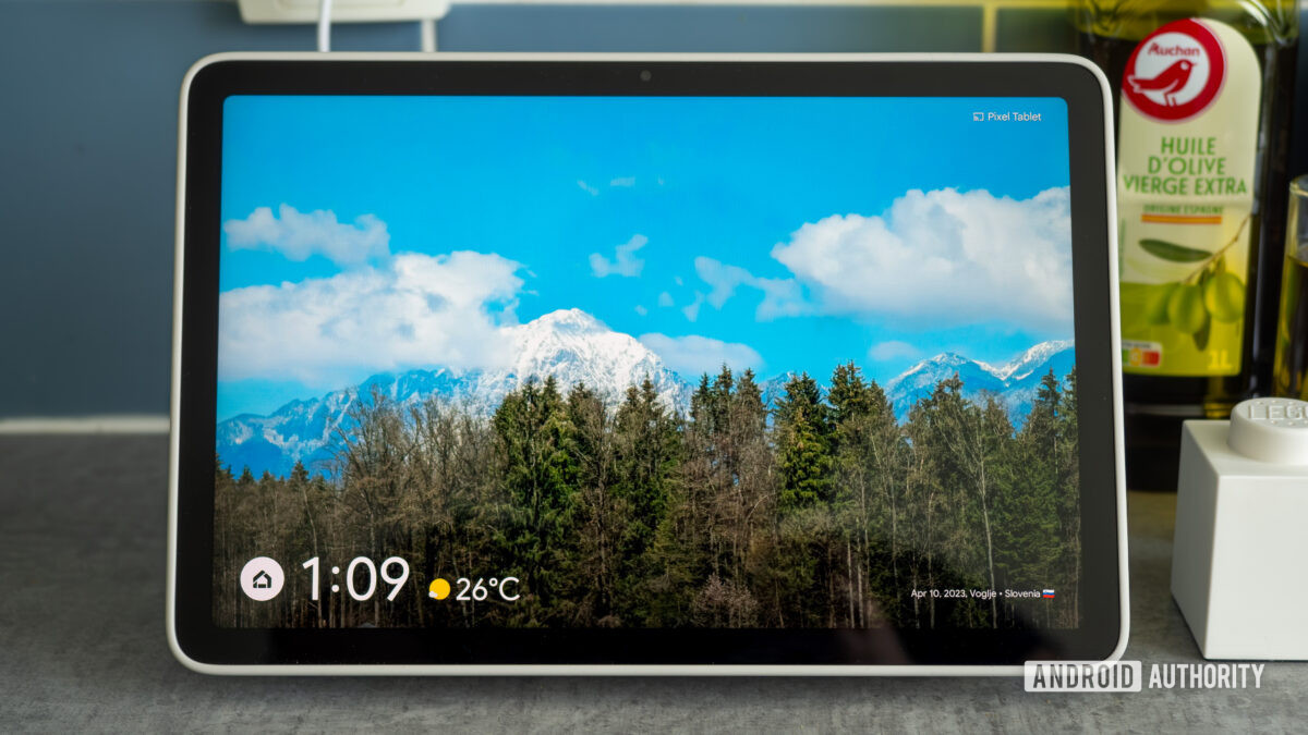 google pixel tablet photo frame 3