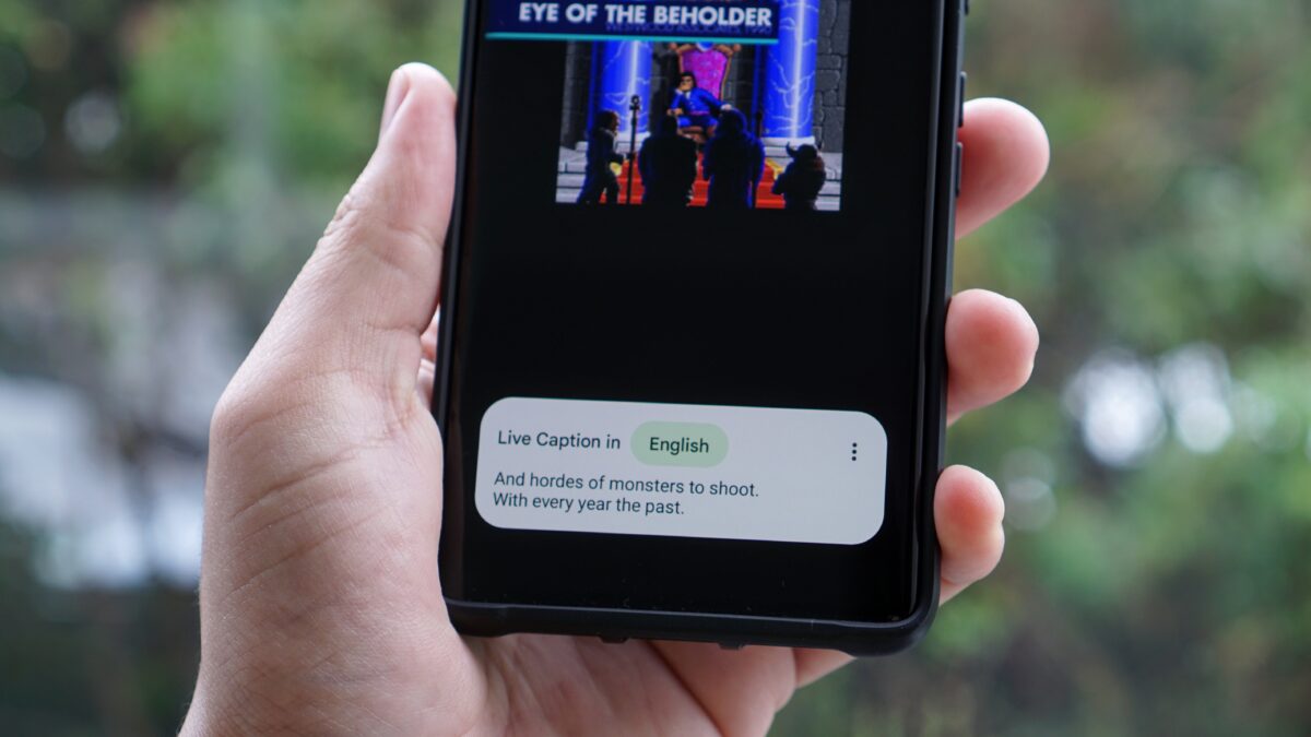 Live Caption on a Pixel phone resize