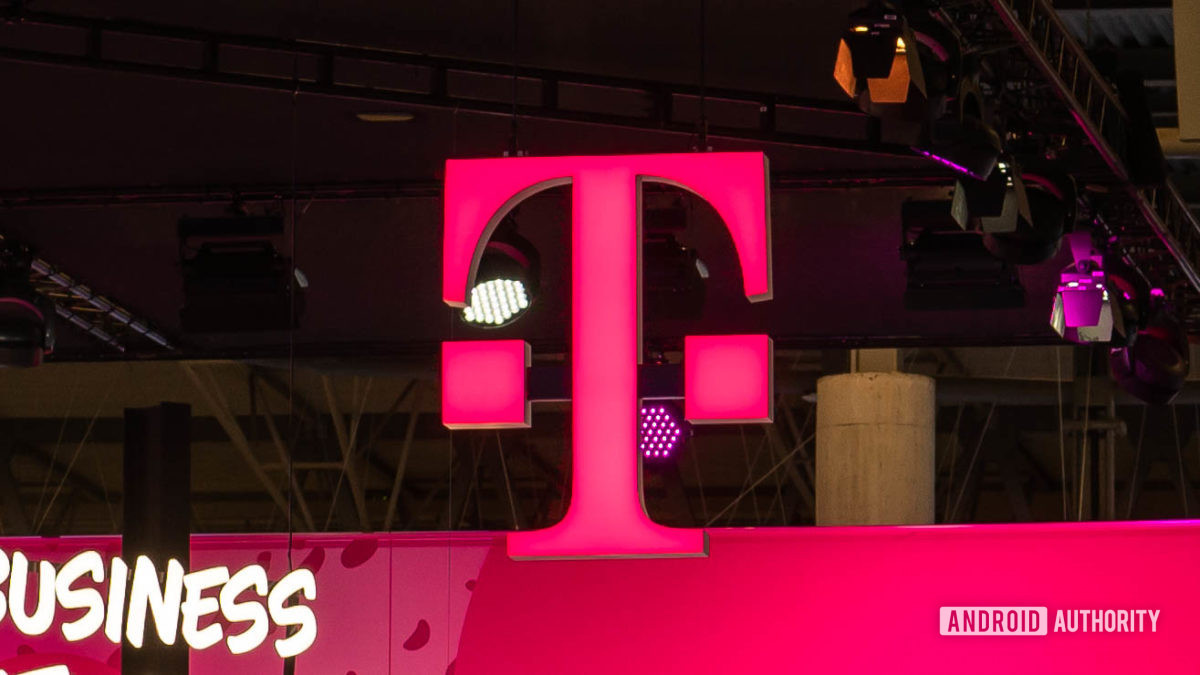 T Mobile logo at MWC