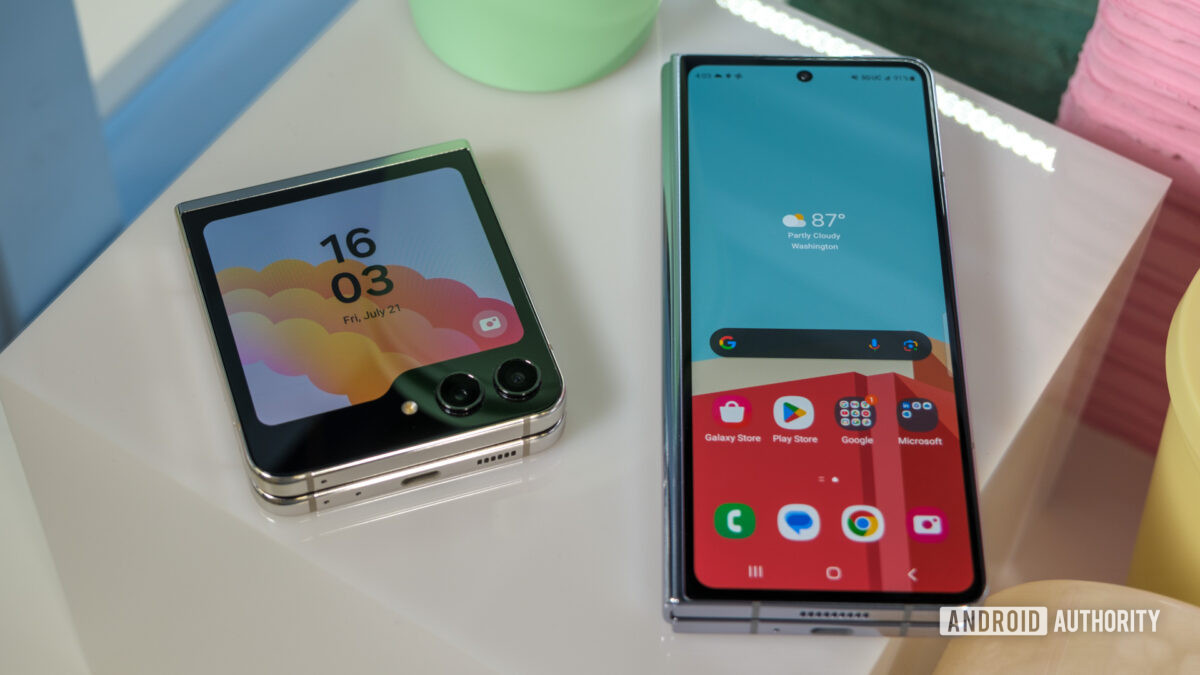 Samsung Galaxy Z Flip 5 and Galaxy Z Fold 5 cover displays