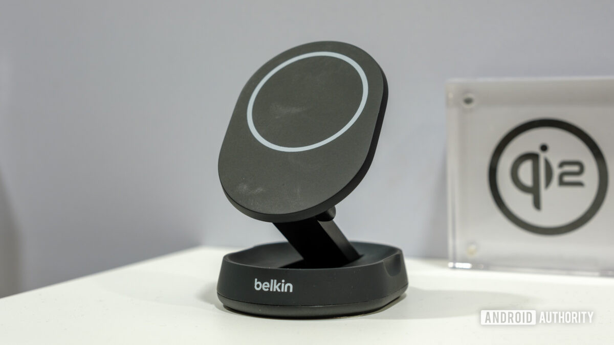 belkin qi2 folding charger