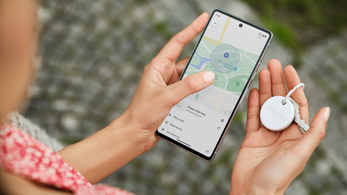 Chipolo ONE Point with keys and Google Find My Device Network