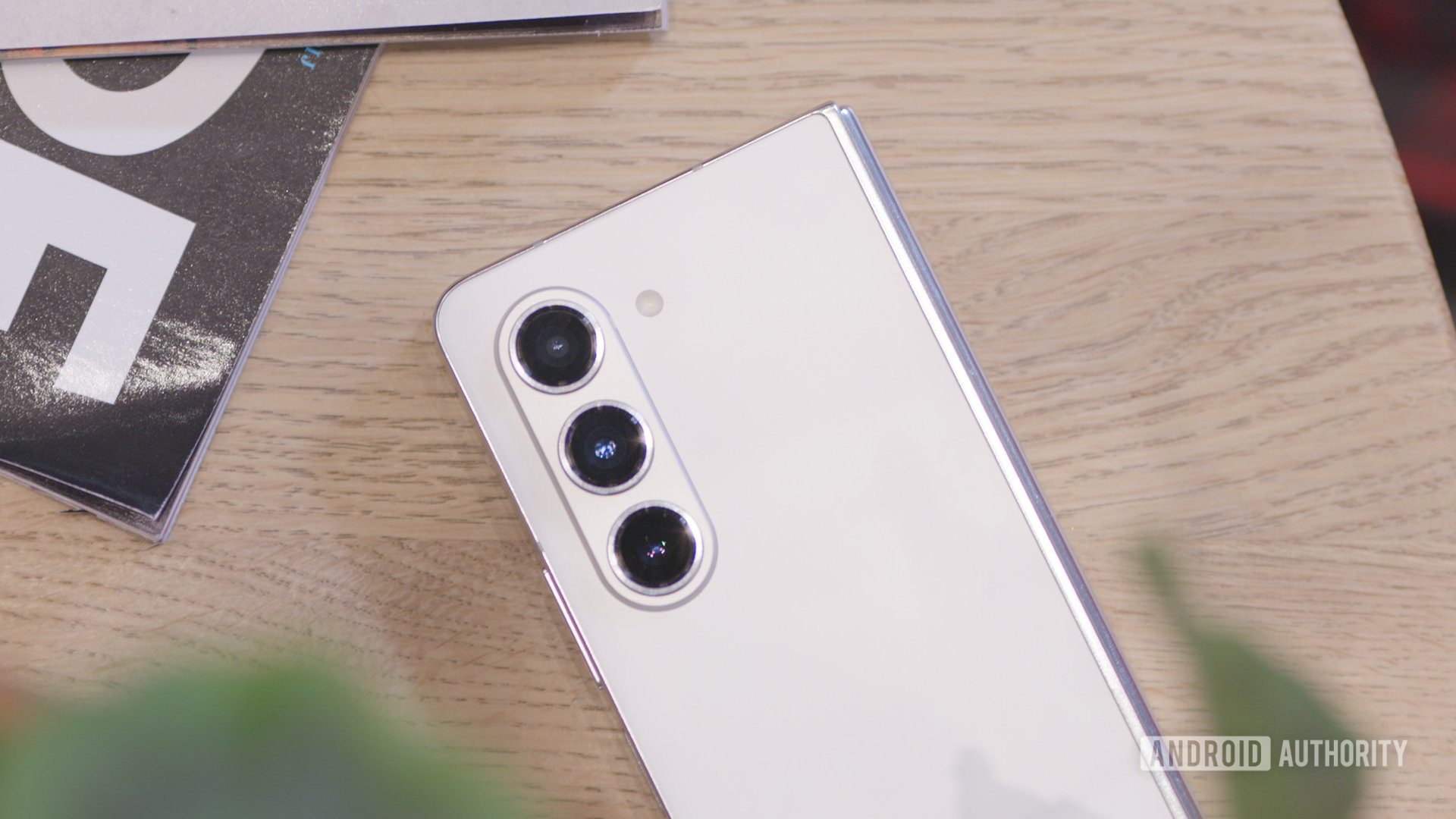 Galaxy Z Fold 5 camera