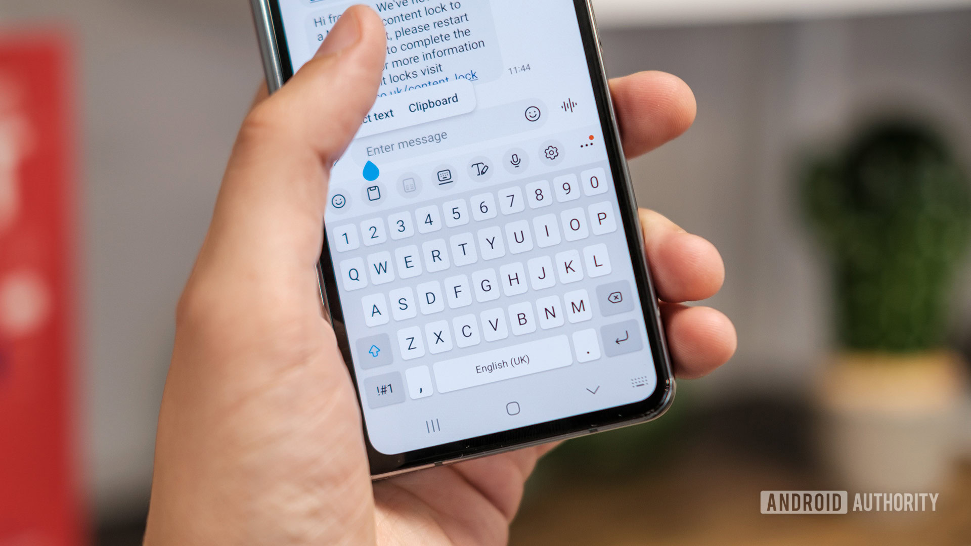 Samsung Galaxy Z Fold 4 outside screen keyboard