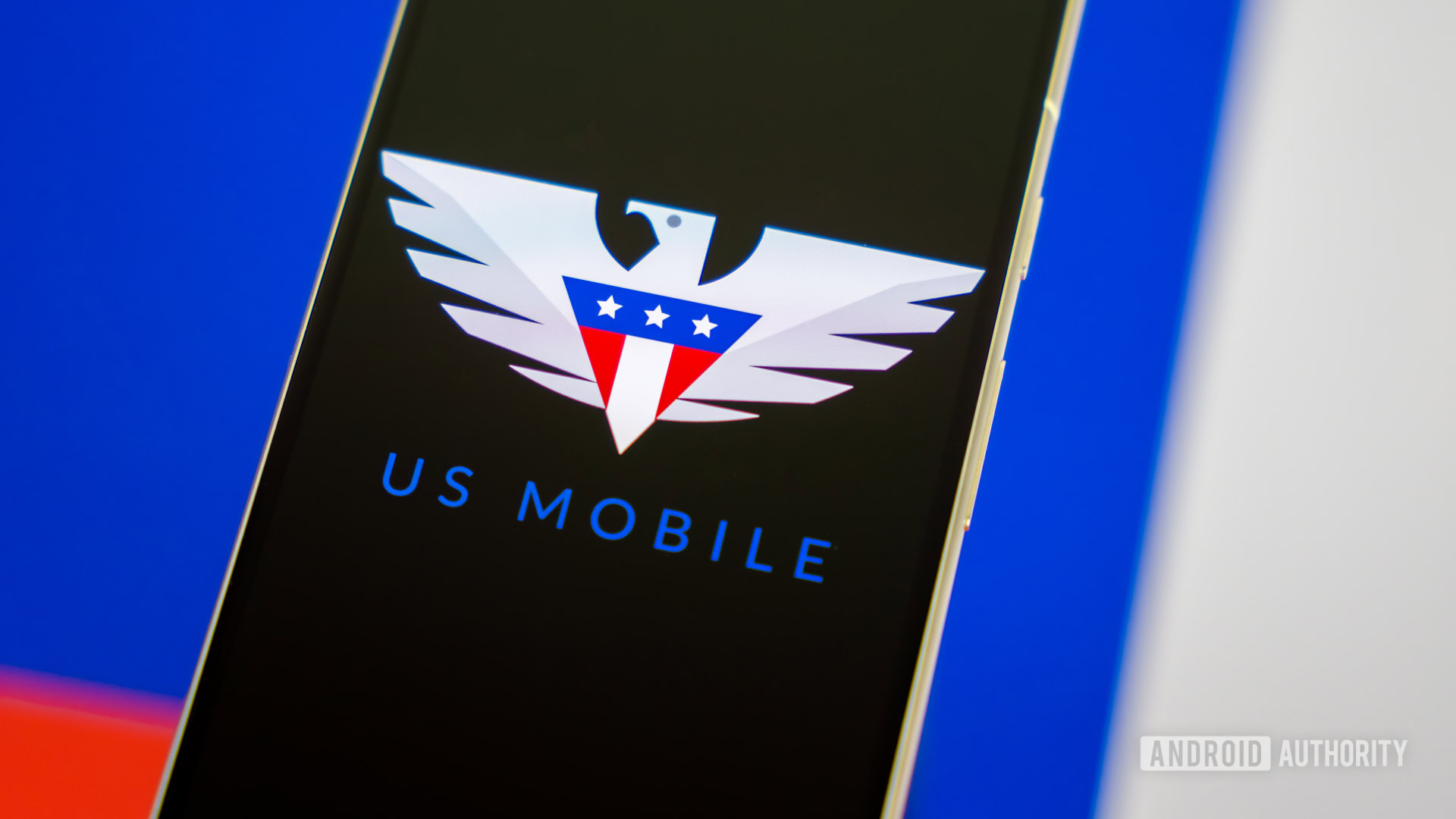 US Mobile logo on smartphone stock photo (5)