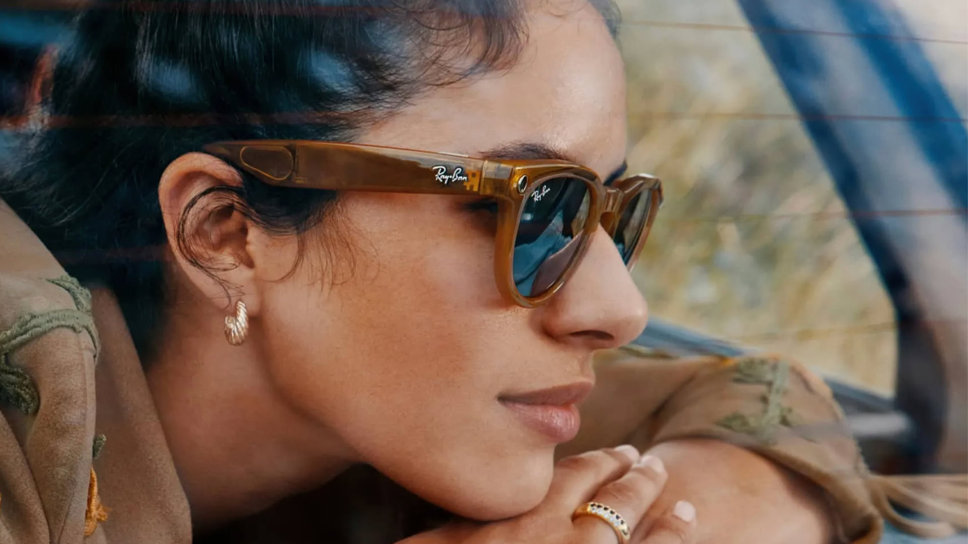 Woman wearing the Ray-Ban Meta Smart Glasses