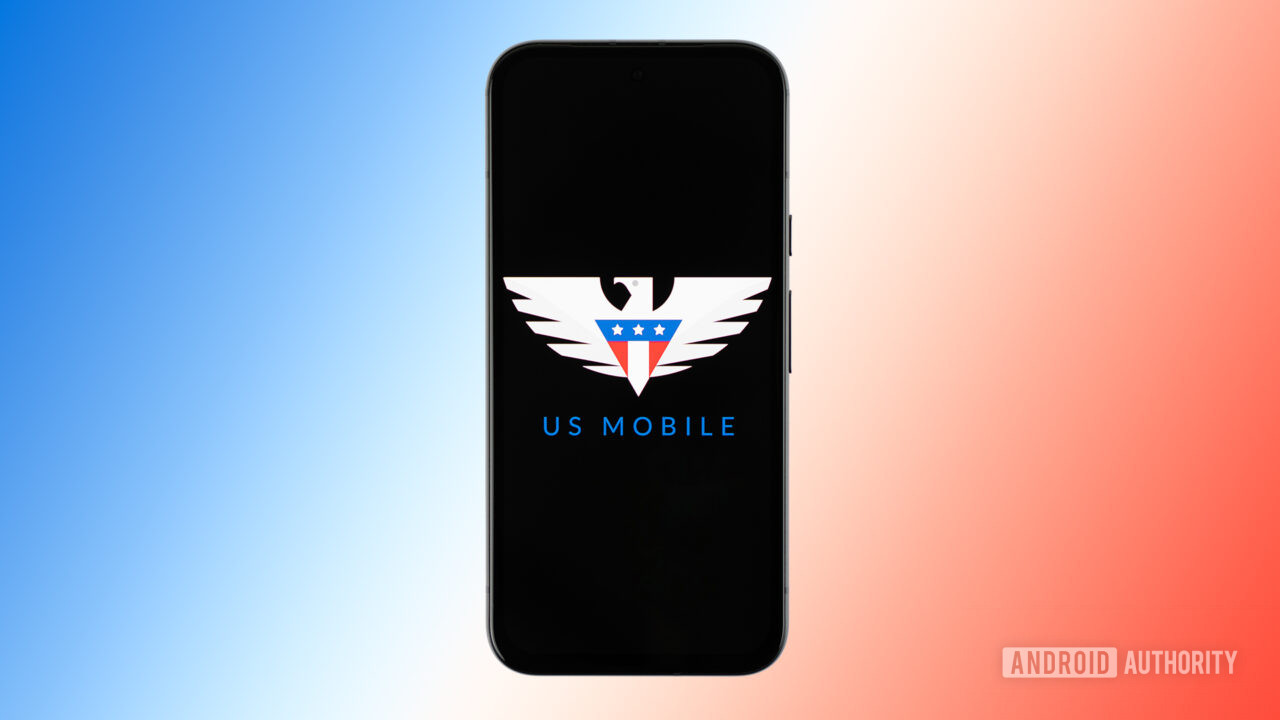 US Mobile logo on smartphone with colored background stock photo