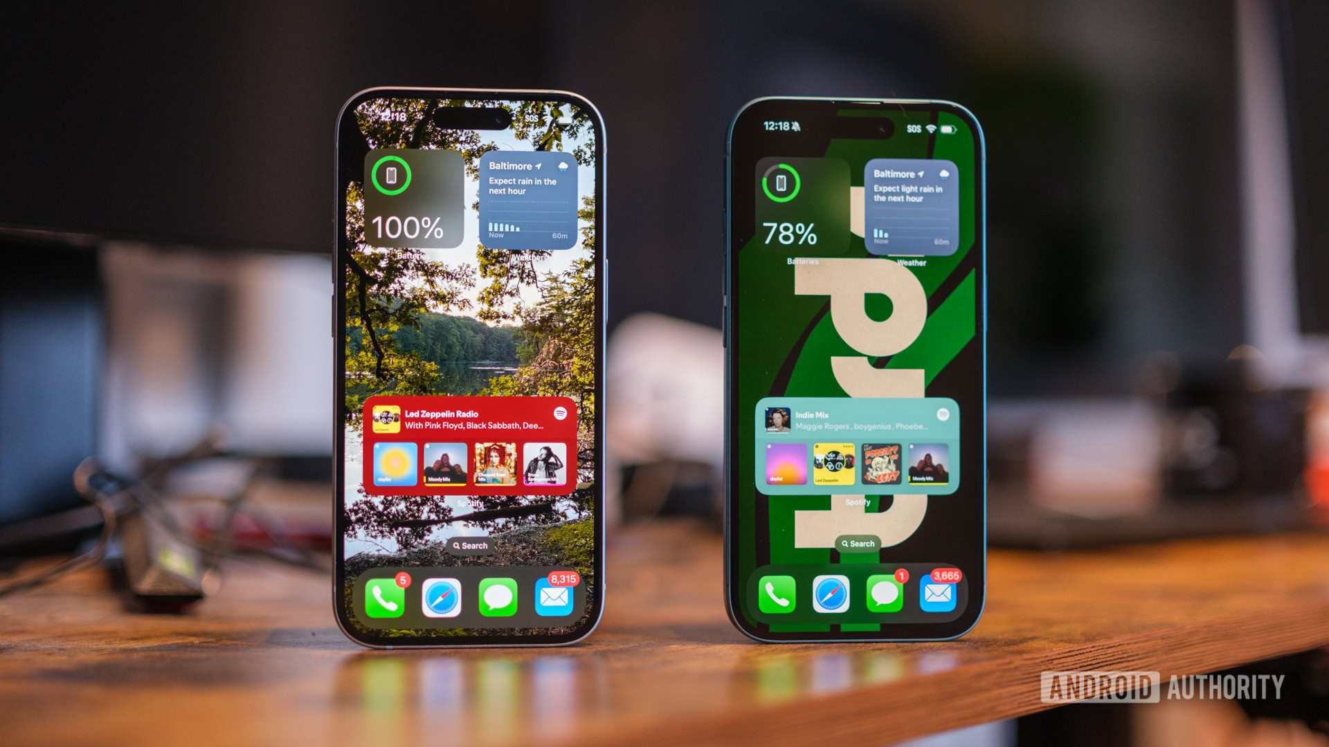 Apple iPhone 16 and iPhone 15 screens