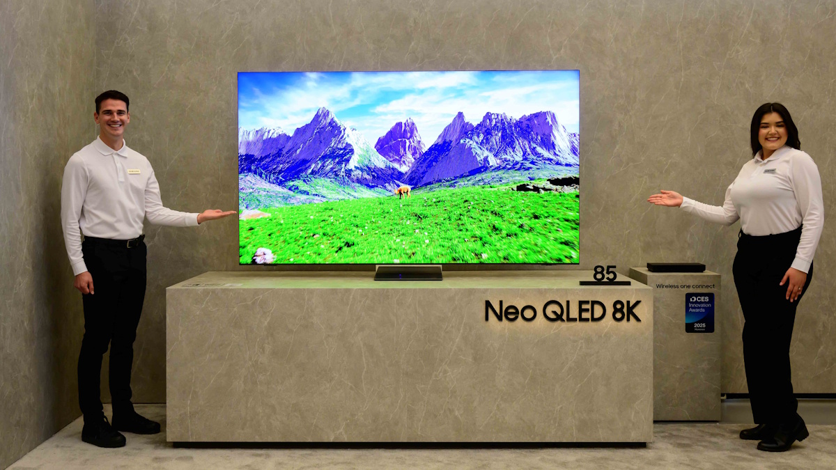 Samsung Neo QLED 8K QN990F TV at CES 2025 1