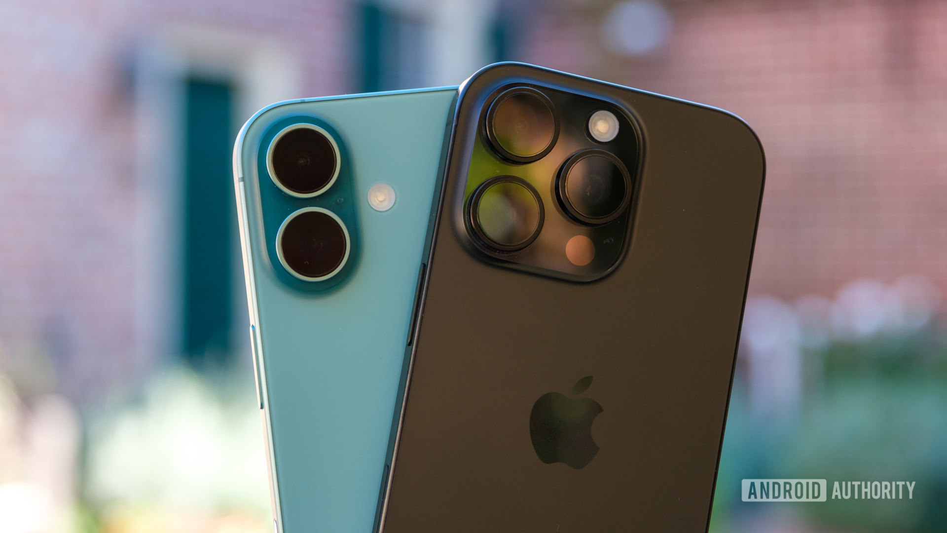 iPhone 16 Pro and iPhone 16 cameras