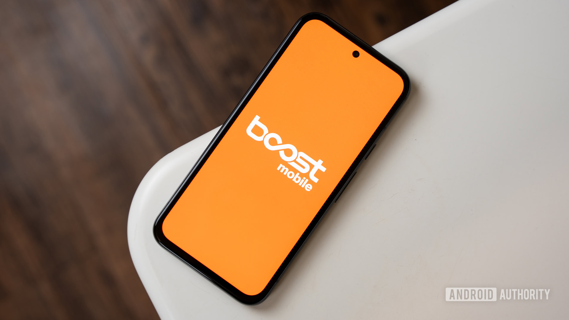 Boost Mobile logo on smartphone Stock Photo (18)