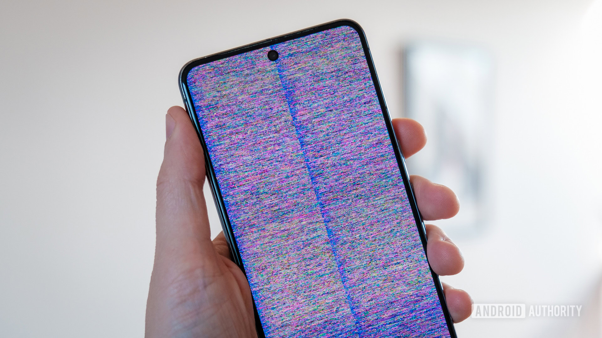 Google Pixel 8 Pro screen glitch broken