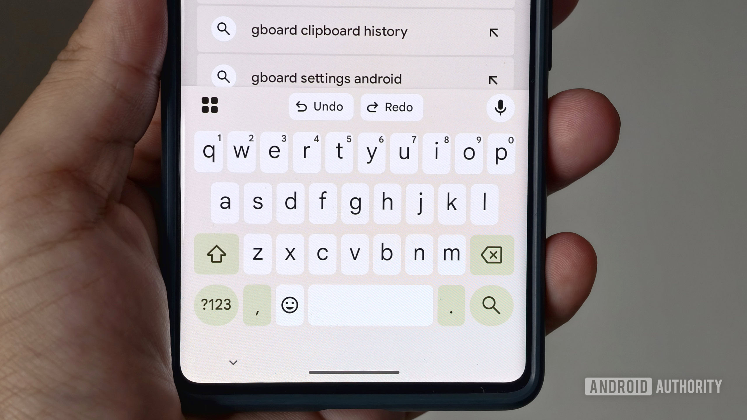 Gboard undo and redo buttons