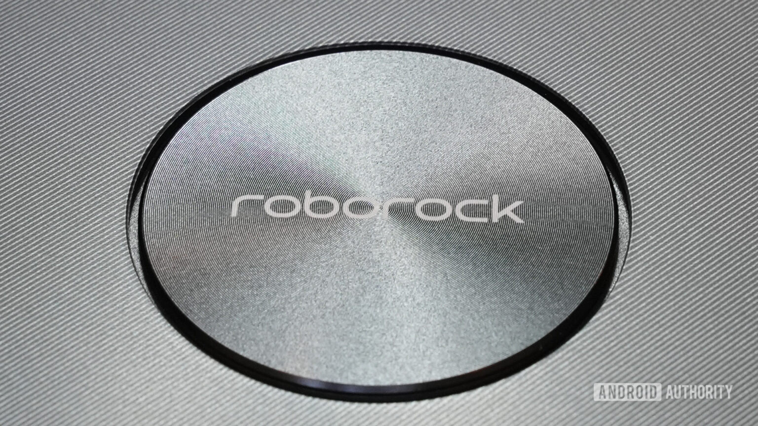 Roborock Saros 10 logo flair on LiDAR turret