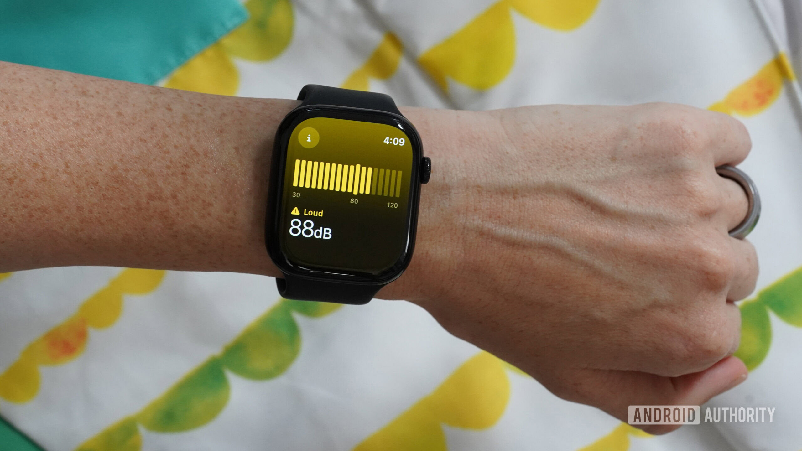 An Apple Watch user checks the volume of their environment with the Noise app.