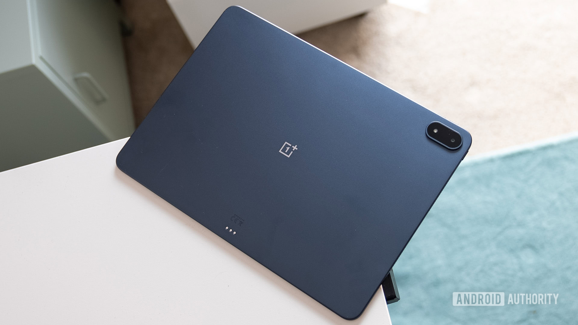 OnePlus Pad 3 face down on table OnePlus Pad 3 face down on table