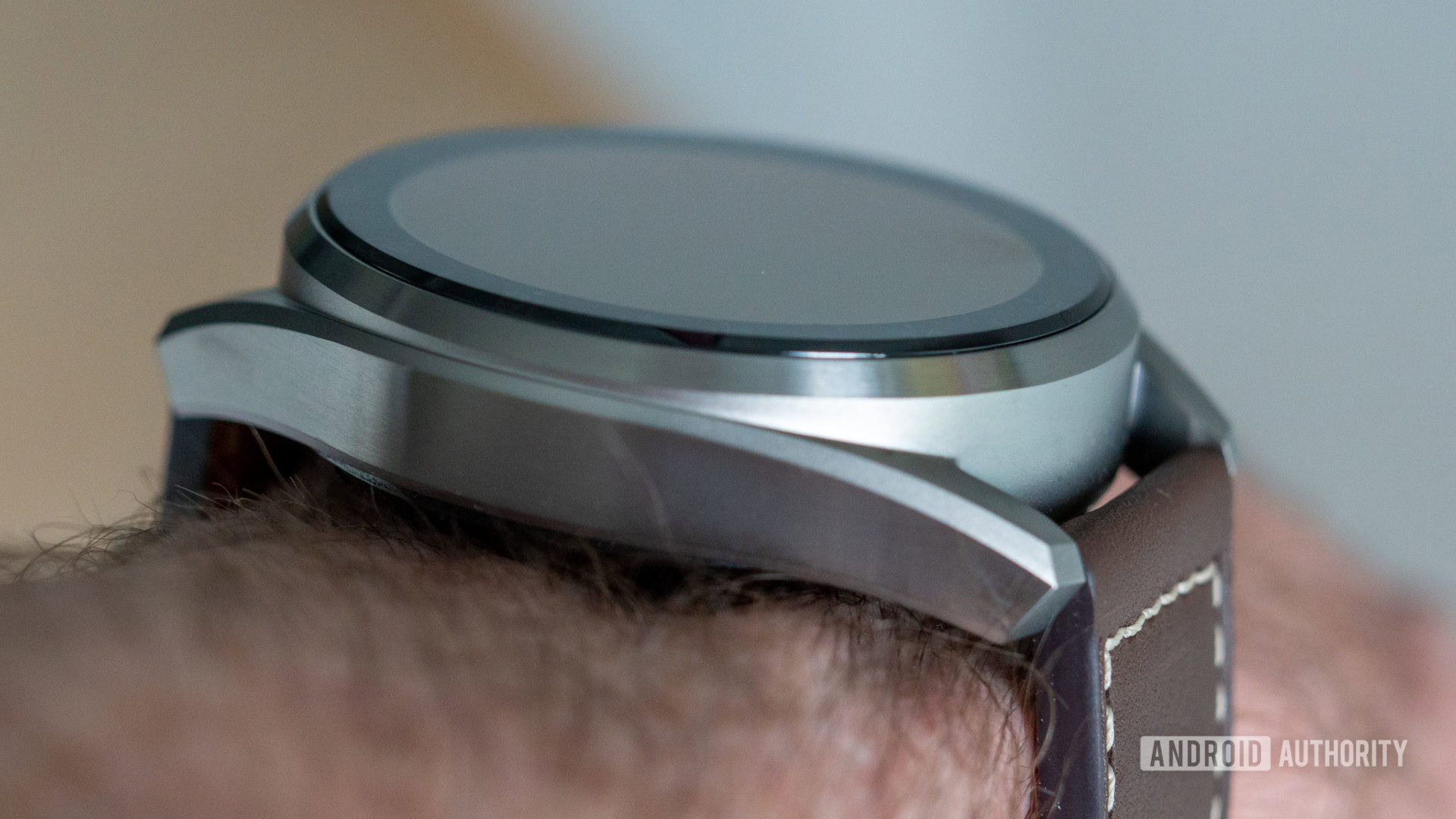 HUAWEI Watch 3 Pro smartwatch thickness on wrist HUAWEI Watch 3 Pro smartwatch thickness on wrist