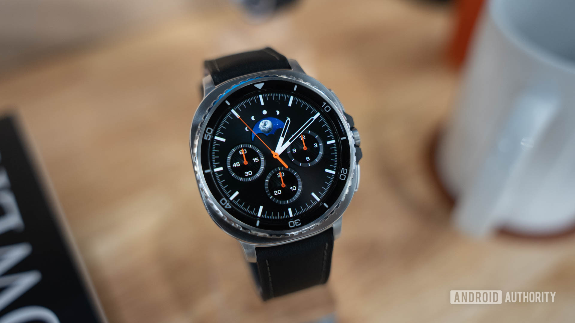 Samsung Galaxy 8 Classic showing pilot watch face Samsung Galaxy 8 Classic showing pilot watch face